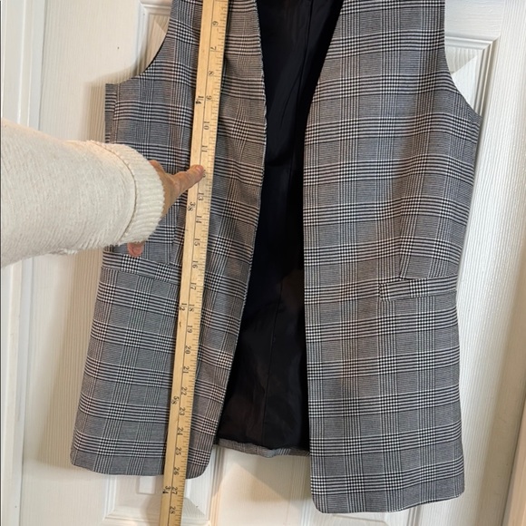 Sincerely Jules Gray and Black Tailored Vest - Picture 8 of 8